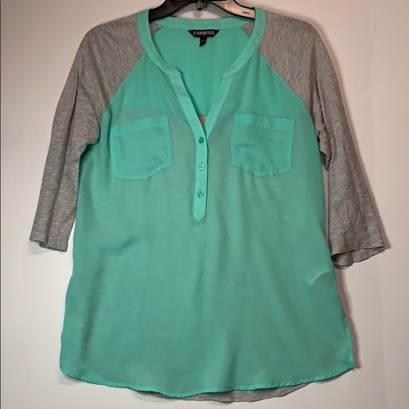 Express Tops - Express Y-neck and 3/4 sleeve top size medium